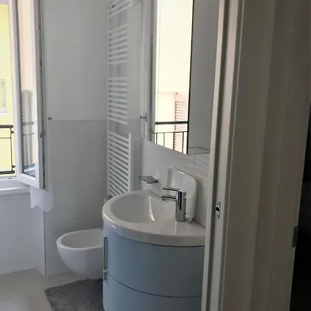 Apartment Domus Graziana - Front Oliveto Lario